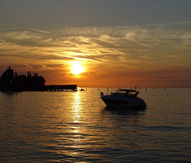 boat loans near syracuse ny boat on water at sunset