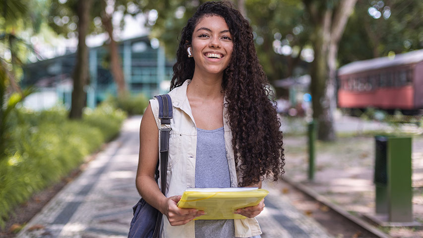 private student loans near syracuse ny college student smiling